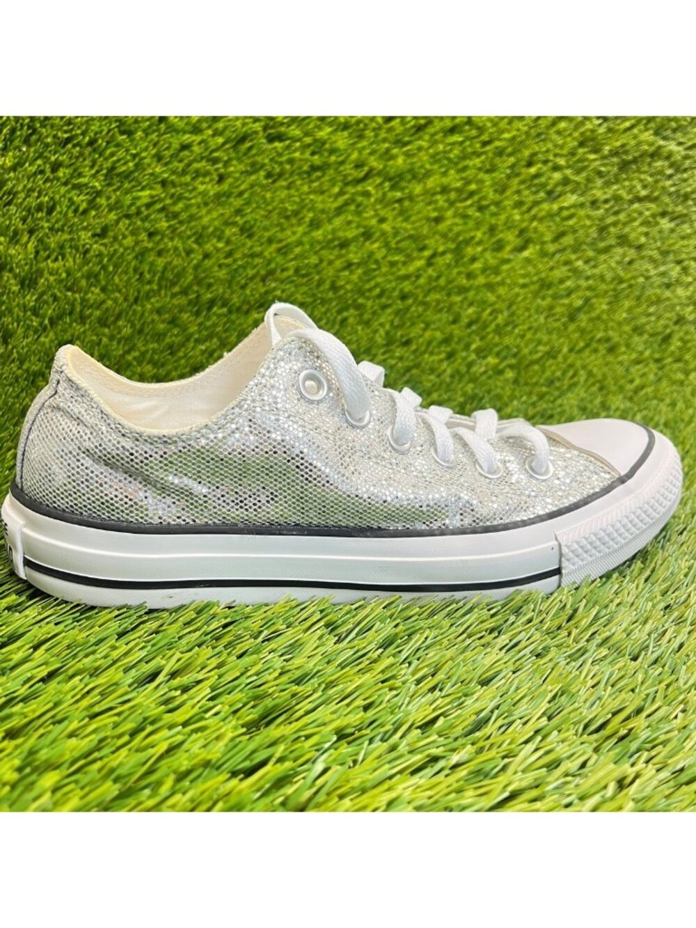 Converse Chuck Taylor All Star OX Womens Size 7 Silver Athletic Shoes Sneakers
